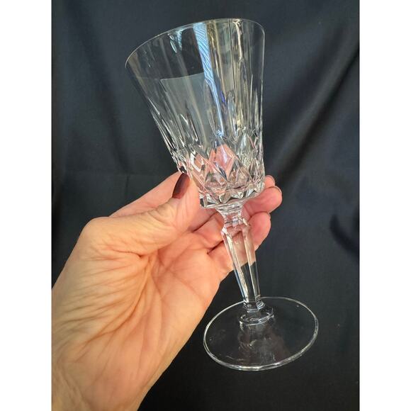 Pair of Beautiful Crystal Claret Wine Glasses - Picture 4 of 9
